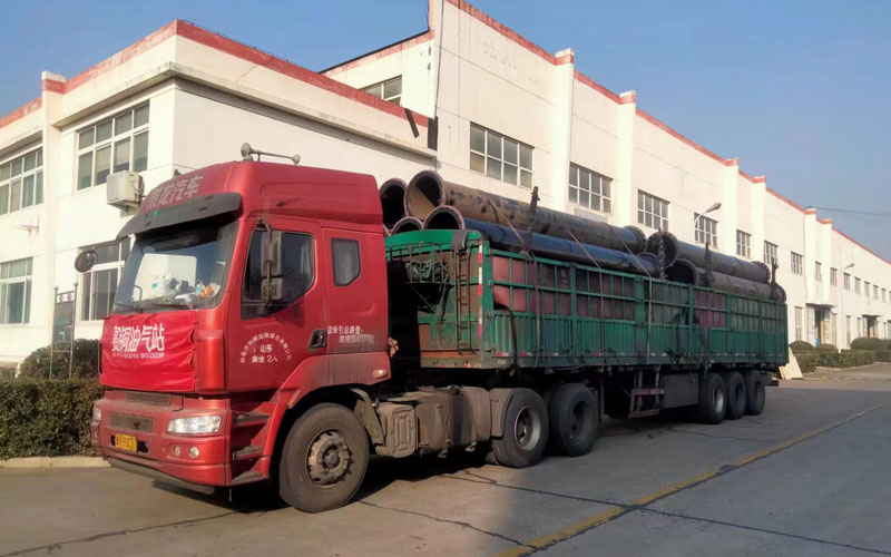 國(guó)能實(shí)業(yè)一批煤礦用涂層復(fù)合鋼管裝車(chē)陸續(xù)發(fā)往山西